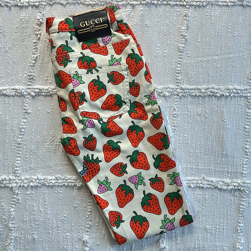 NWT Gucci Strawberry Print Skinny Leg Jeans - Picture 4 of 15